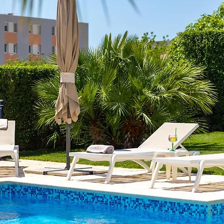 Sunny Garden Lux Apartment