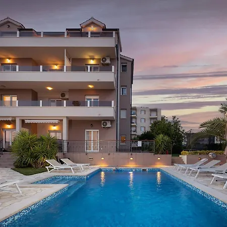 Sunny Garden Lux Apartment Split