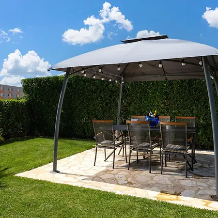 Sunny Garden Lux Apartman Split