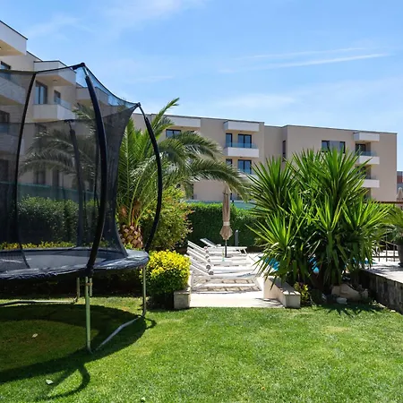 Sunny Garden Lux Апартаменти