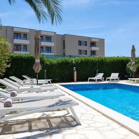 Sunny Garden Lux Спліт