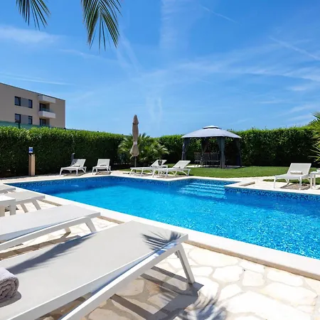 Sunny Garden Lux Апартаменти Спліт