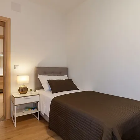 Апартаменти Sunny Garden Lux Спліт